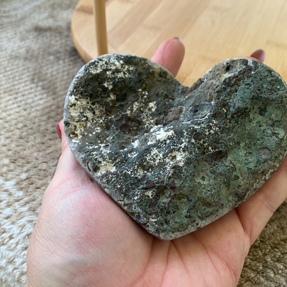 Gorgeous amethyst flower crystal heart - Picture 3 of 7